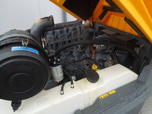 KOMPRESOR-ATLAS-COPCO-XAS97-5-30m3-13r-OSUSZACZ-Typ-kompresor-olejowy