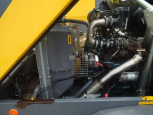 KOMPRESOR-ATLAS-COPCO-XATS138-7-00m3-17r-OSUSZACZ-Typ-kompresor-olejowy